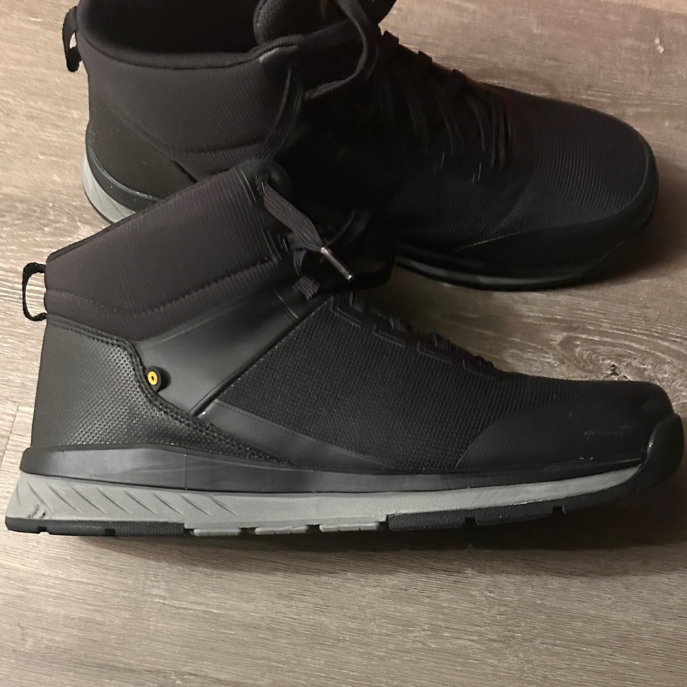 Bogs Men's steel toe boots